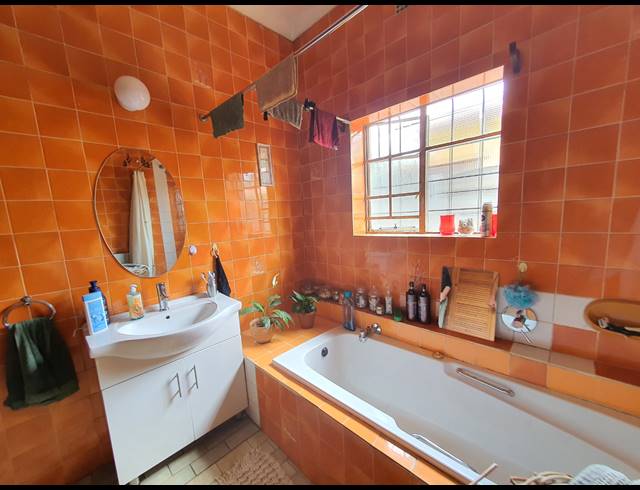 3 bed property to rent in MALVERN EAST